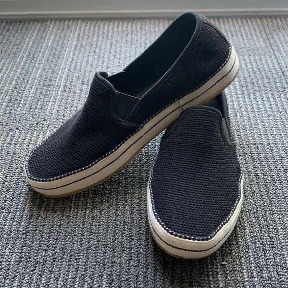 UGG Slip-on Sneaker / Size 7 - Picture 2 of 5